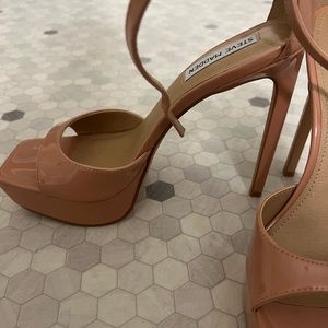 Steve Madden platform heals